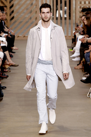 Louis Vuitton / - 2011